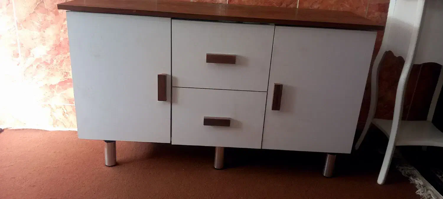 جاکفشی|جاکفشی، کمد، دراور|باغ ملک, |دیوار