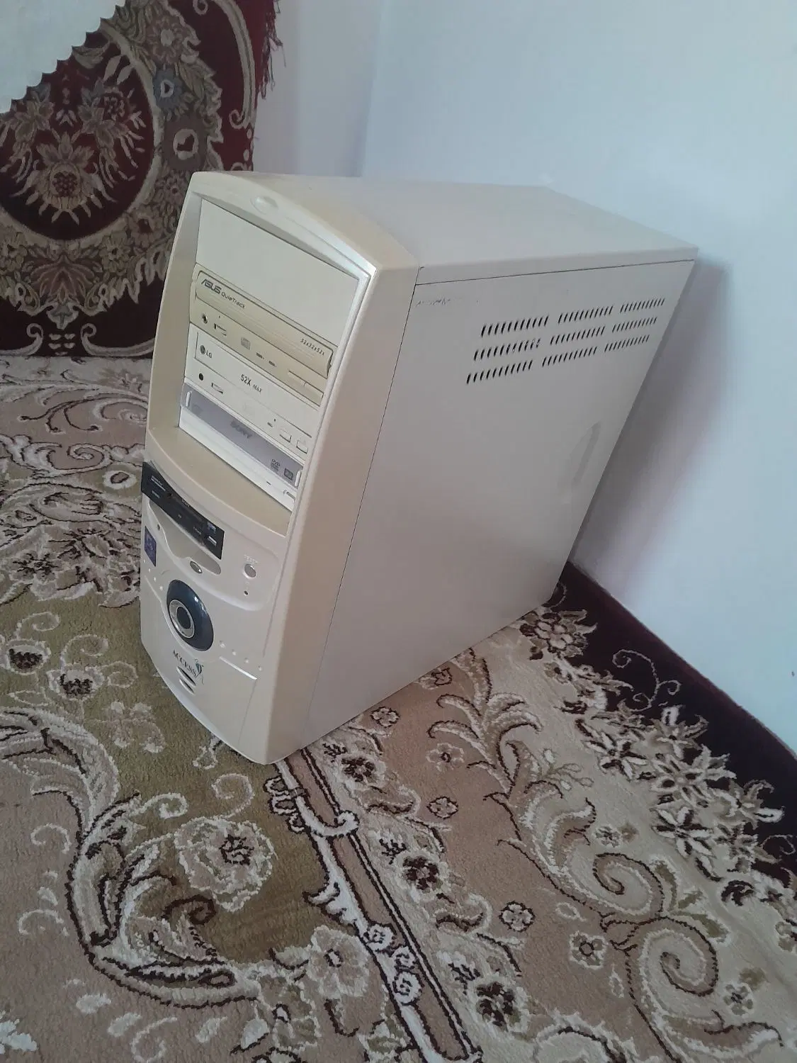 کیس|رایانه رومیزی|سراب, |دیوار
