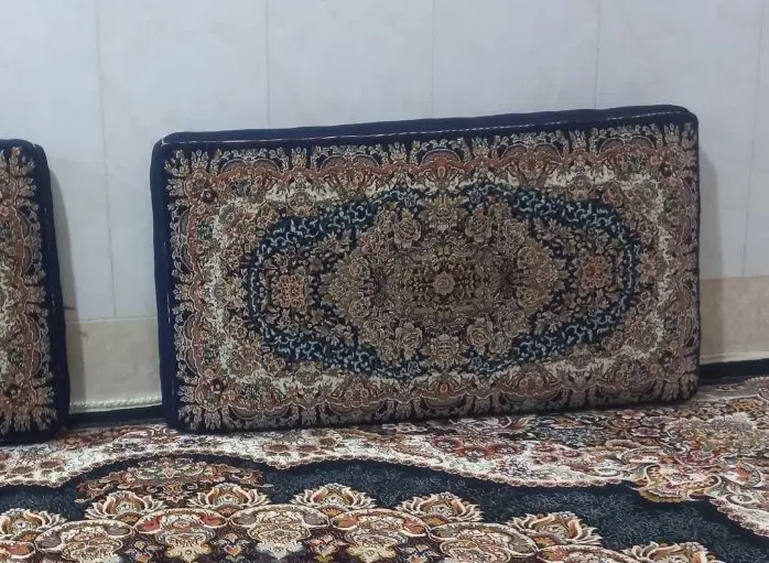 پشتی|پشتی|قم, ولیعصر|دیوار