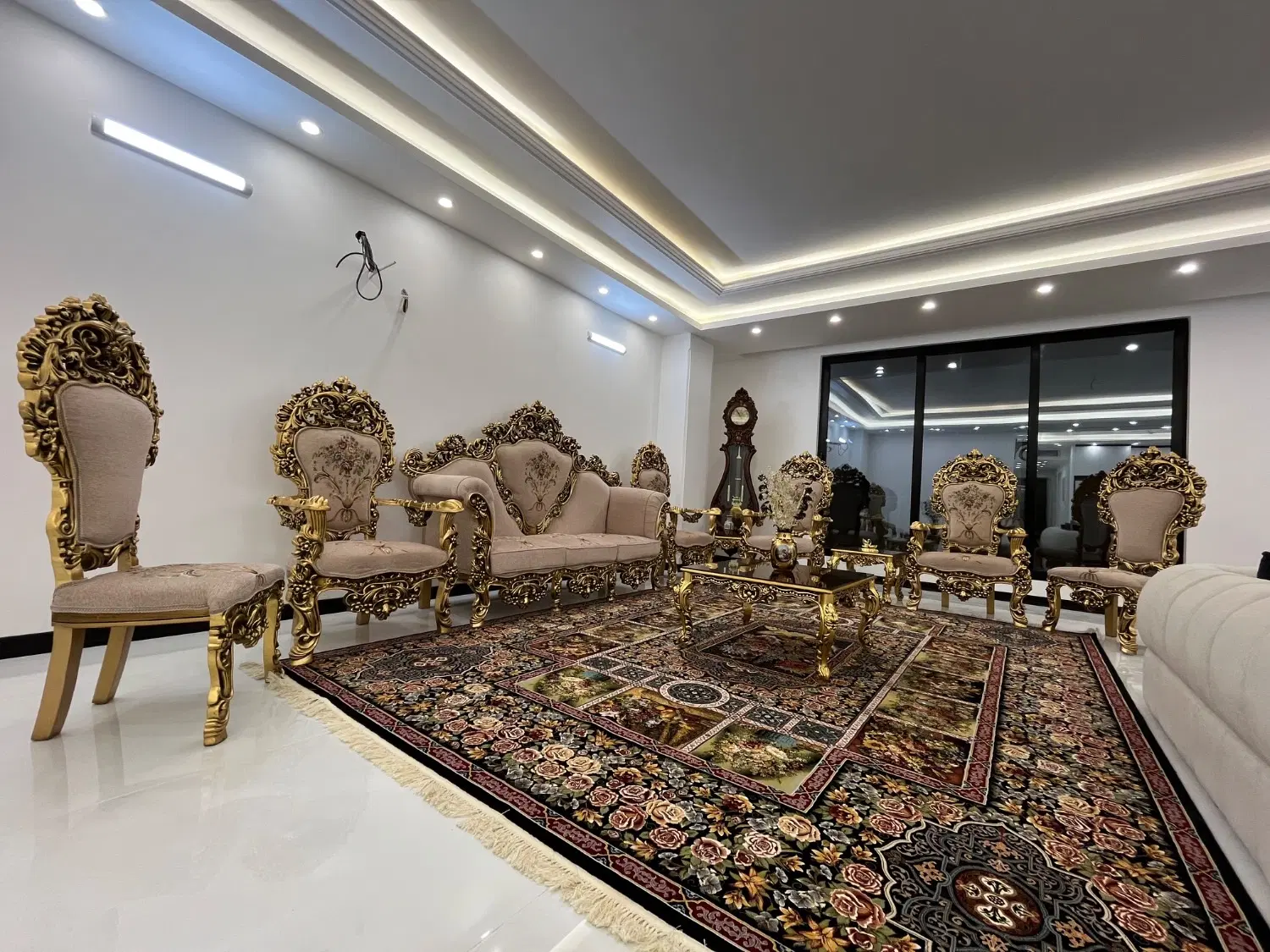 مبل|مبلمان خانگی و میز عسلی|قم, هنرستان|دیوار