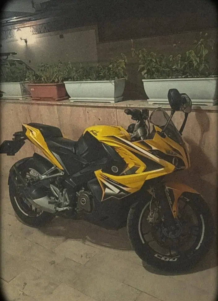 rs200|موتورسیکلت|رودهن, |دیوار