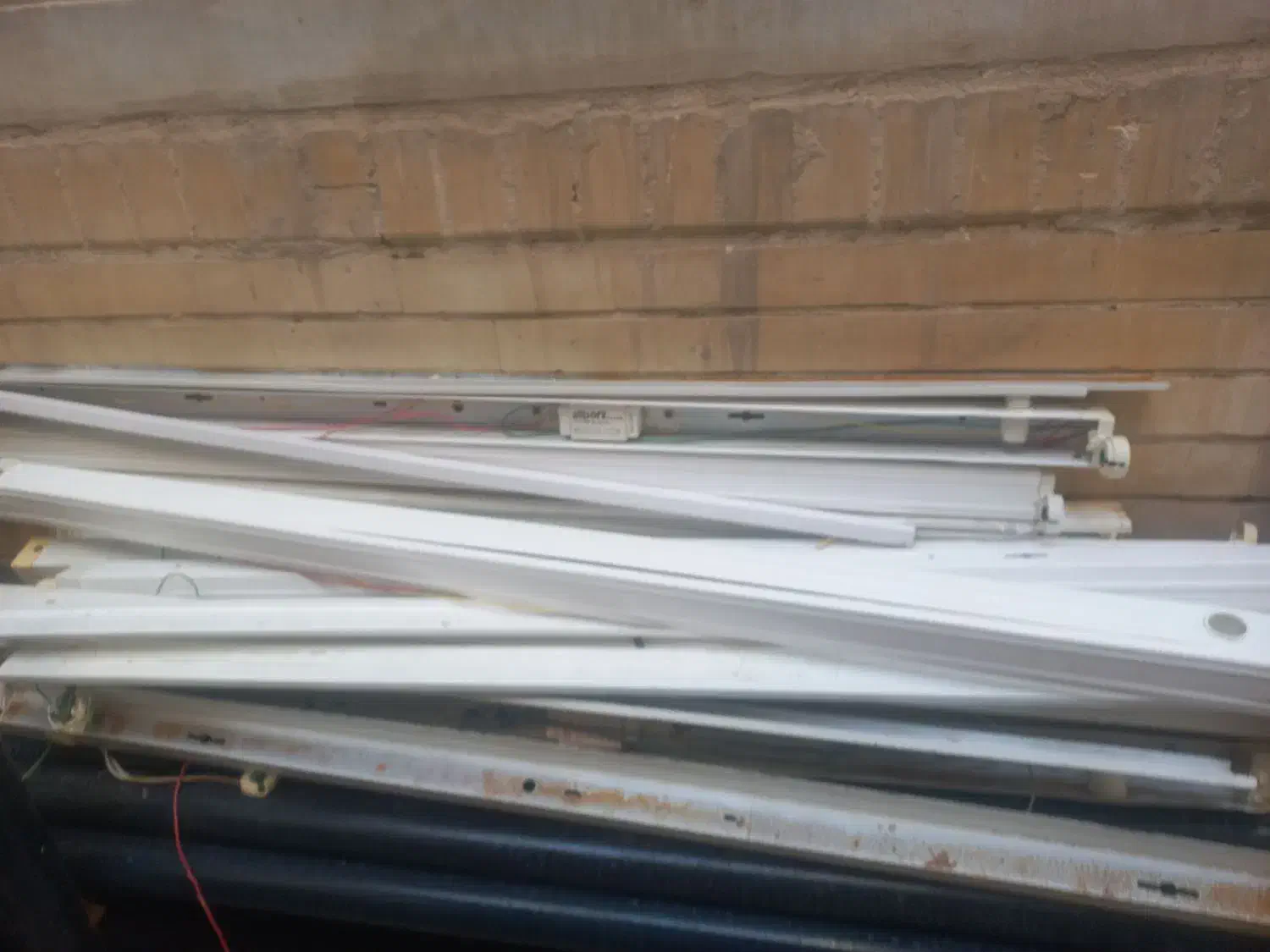 مهتابی|لامپ و چراغ|اصفهان, بهارستان|دیوار