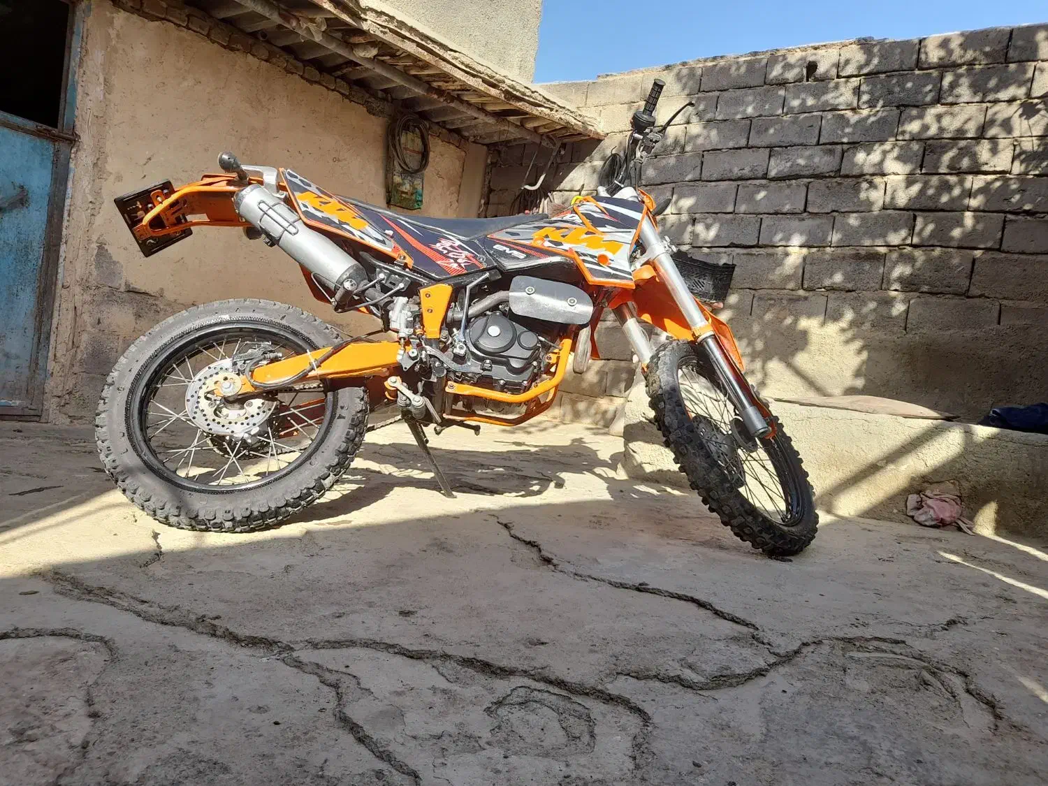 140000000|موتورسیکلت|قروه, |دیوار