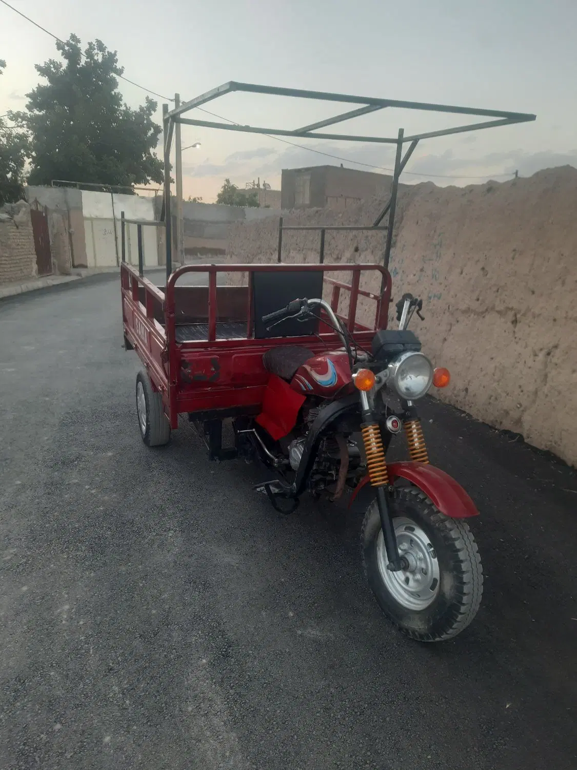 سه چرخ سما|موتورسیکلت|نیشابور, سرآب کوشک|دیوار