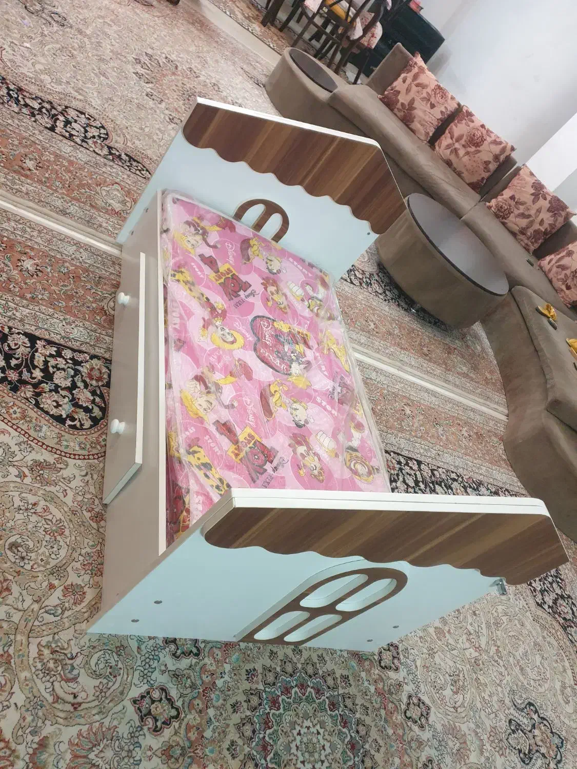 تخت کودک|تخت و سرویس خواب|بروجرد, |دیوار