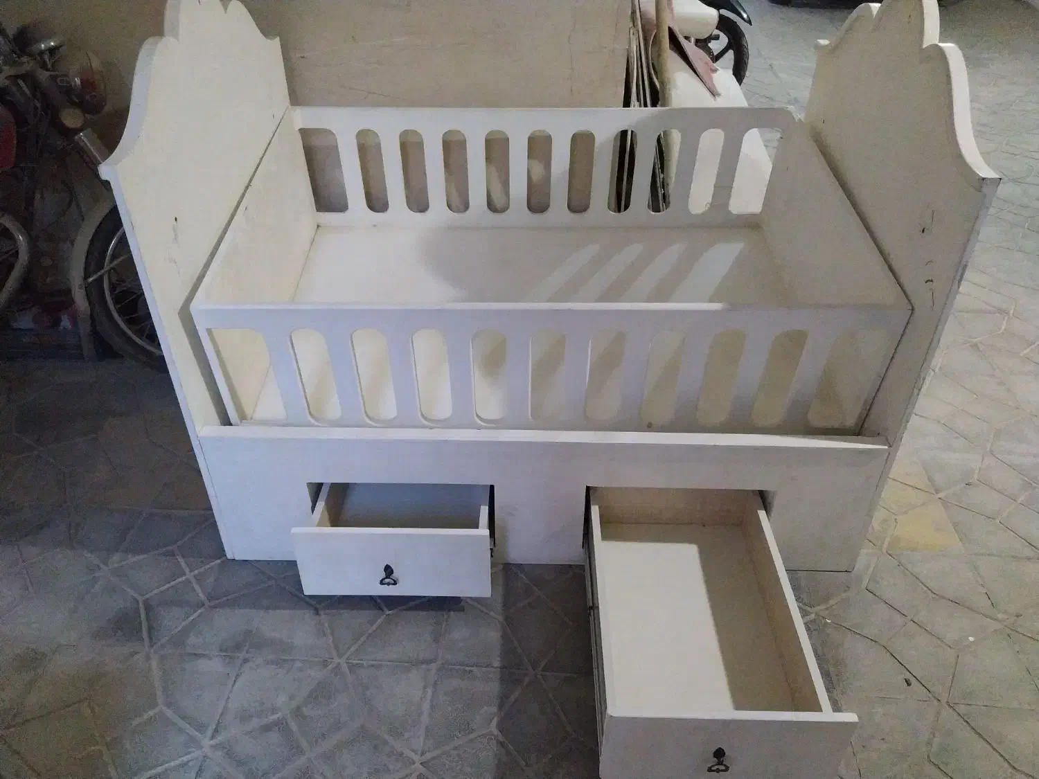 تخت کودک|تخت و صندلی بچه|بجنورد, |دیوار