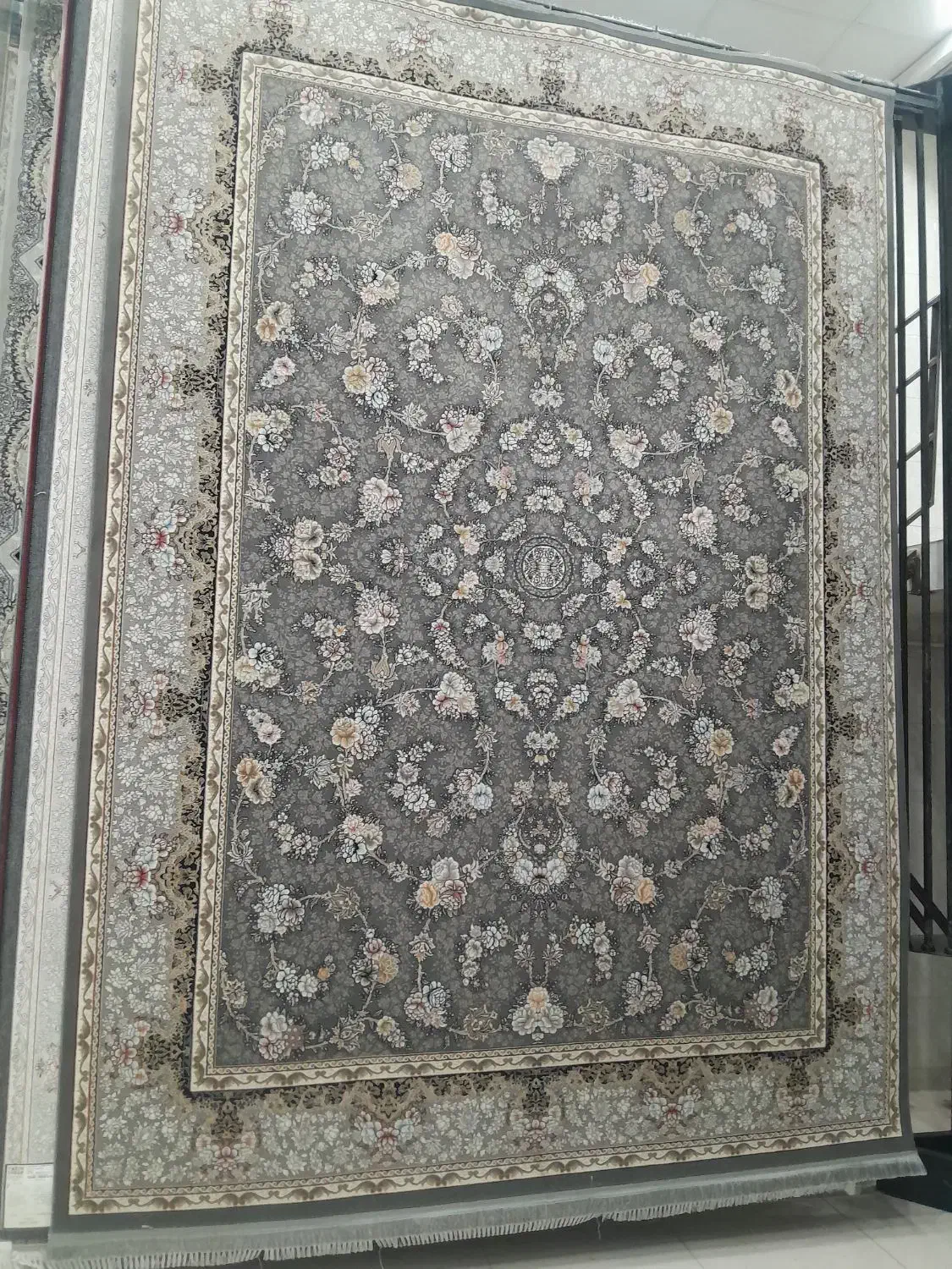 گالری فرش|فرش|بروجرد, |دیوار