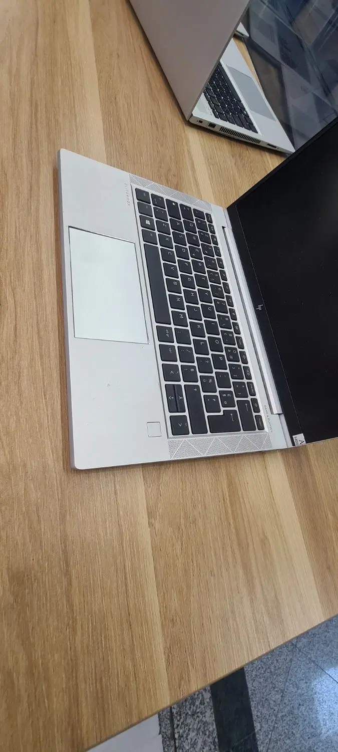 hp835G8|رایانه همراه|تهران, فلسطین (میدان انقلاب)|دیوار