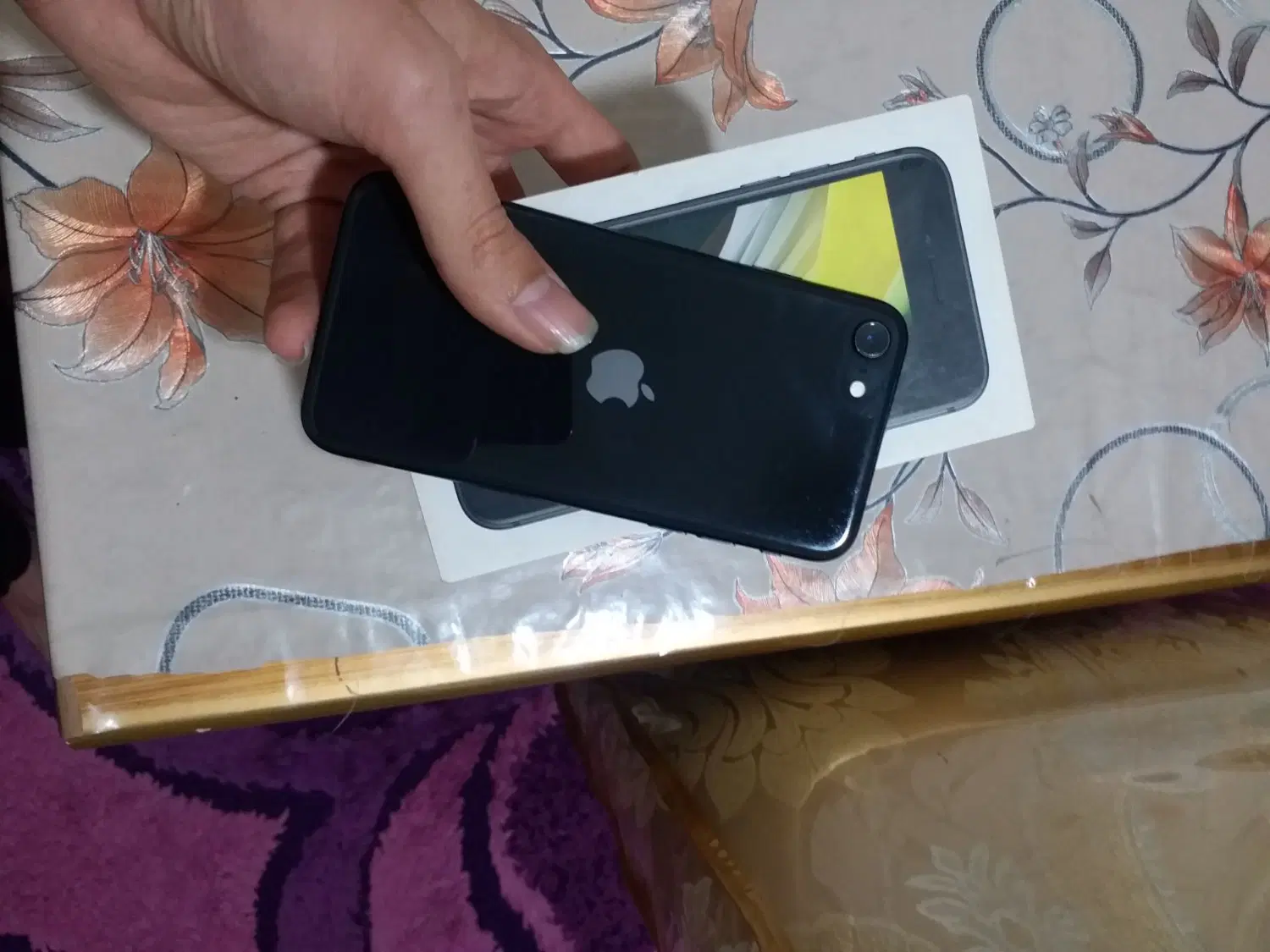 iPhone SE 2020|موبایل|قزوین, |دیوار