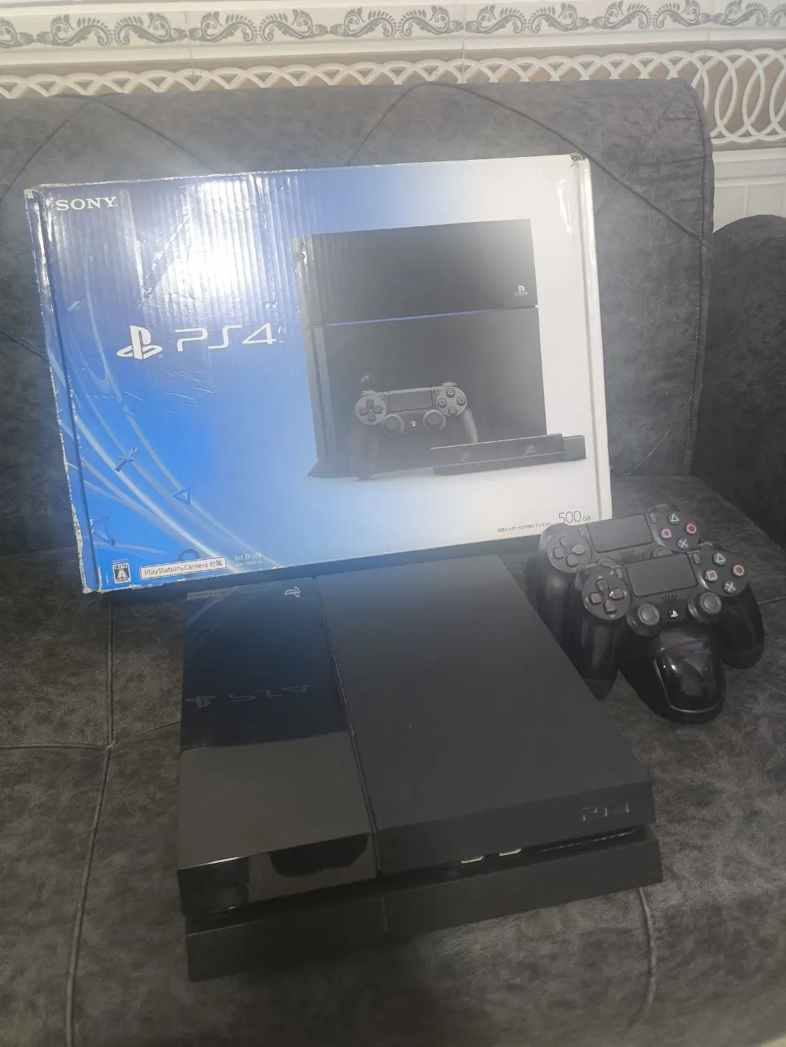 دستگاه PS4|کنسول، بازی ویدئویی و آنلاین|شیراز, گچی|دیوار