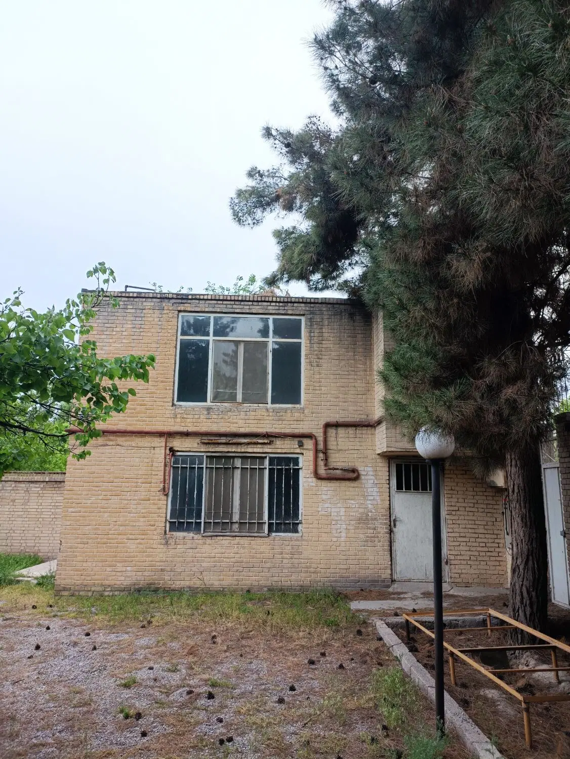 باغ فوق العاده در خیابان بهارستان - Mehr