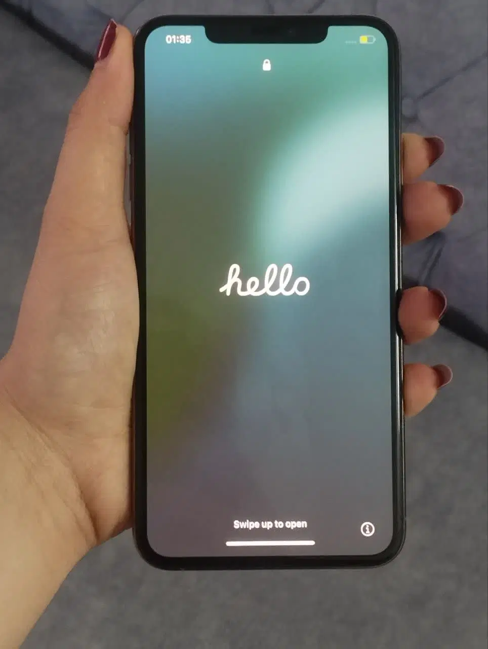 xs max|موبایل|قم, هفت تیر|دیوار