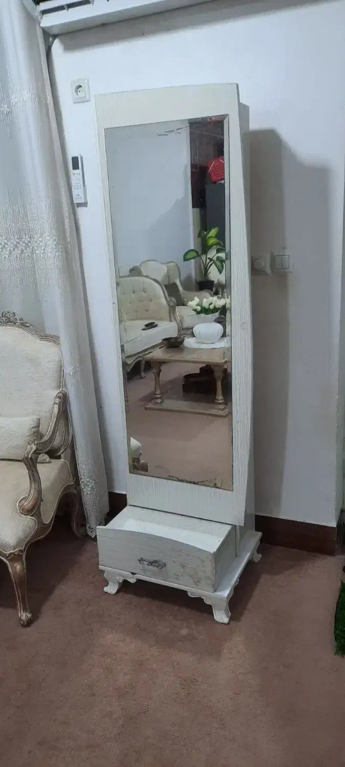 میز ارایشی|آینه|چغادک, |دیوار