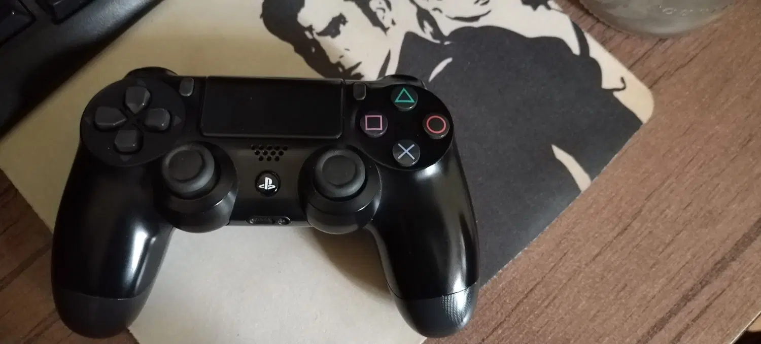 دسته ps4|کنسول، بازی ویدئویی و آنلاین|شیراز, آبیاری|دیوار