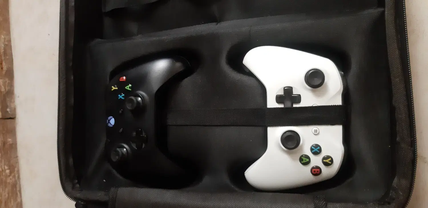 Xbox ones 1t|کنسول، بازی ویدئویی و آنلاین|اراک, |دیوار