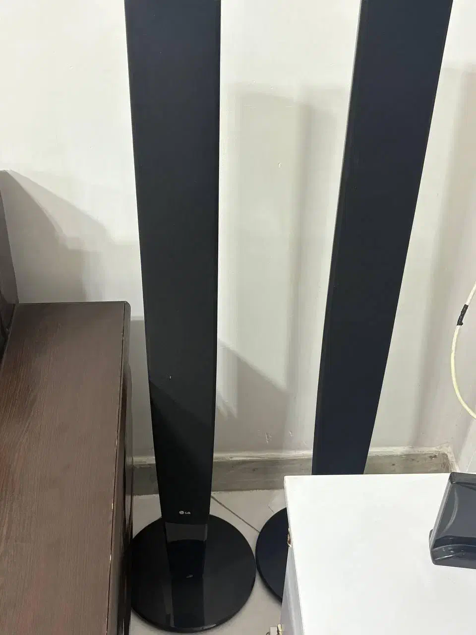 مبل و فرش|مبلمان خانگی و میز عسلی|رشت, کوی حسینی|دیوار