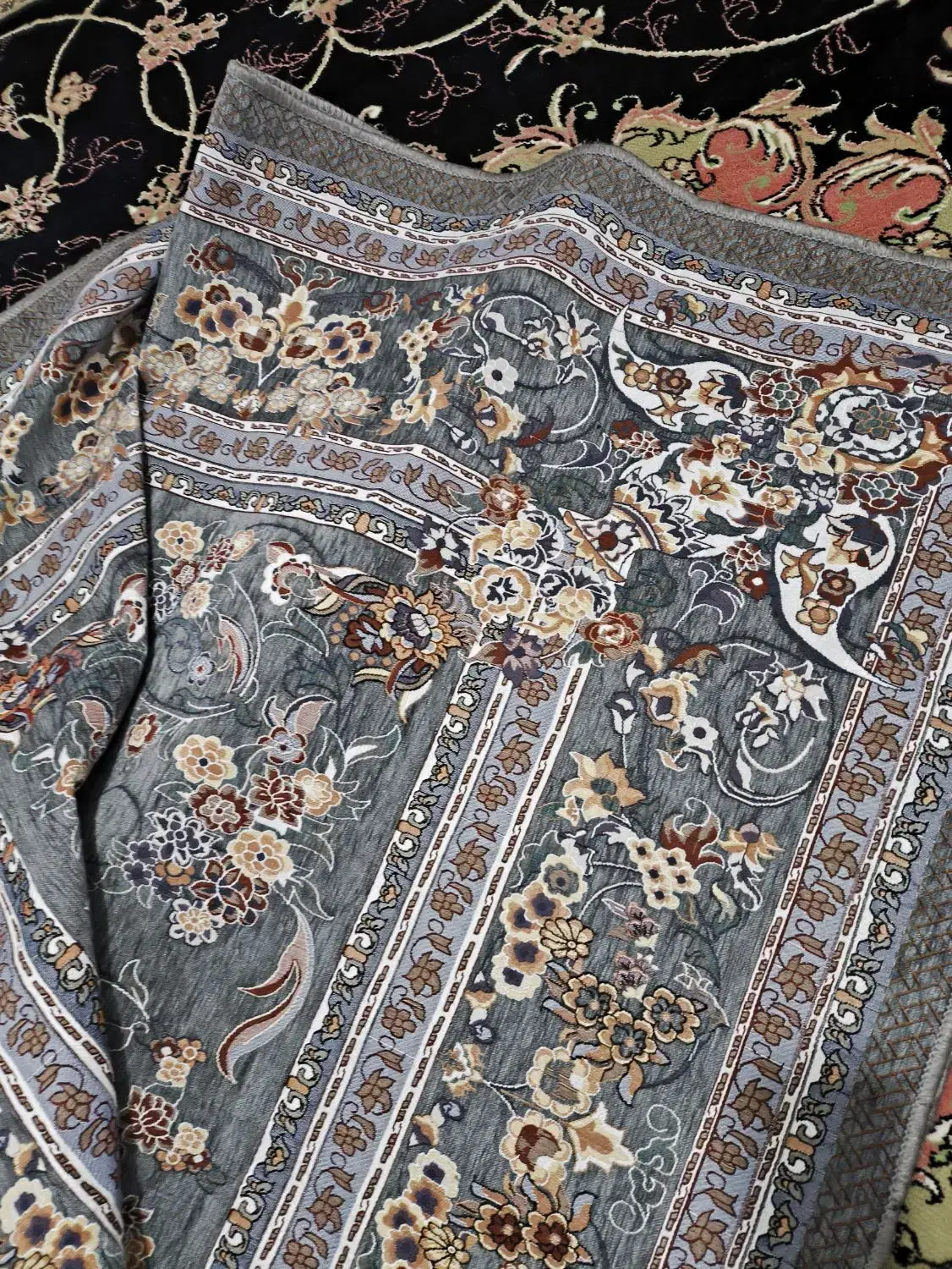 روفرشی|روفرشی|تاکستان, |دیوار