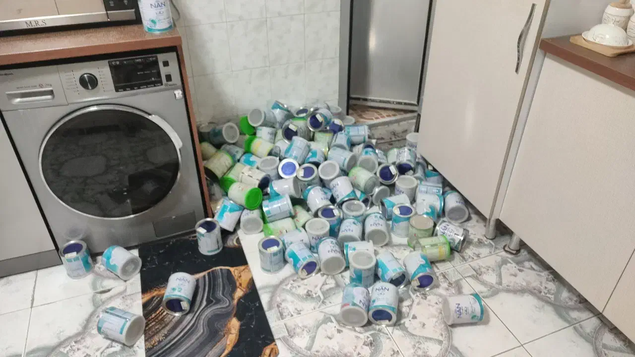 قوطی|ظروف نگهدارنده، پلاستیکی، یک‌بارمصرف|دورود, |دیوار