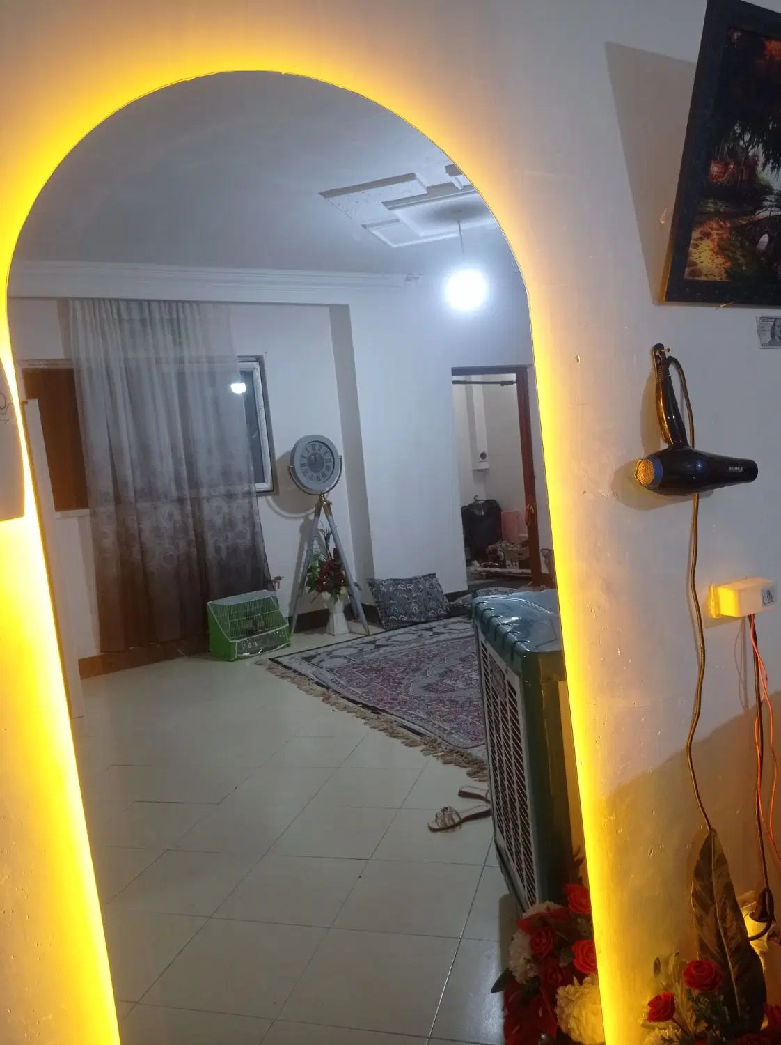 آینه|آینه|خرمشهر, |دیوار