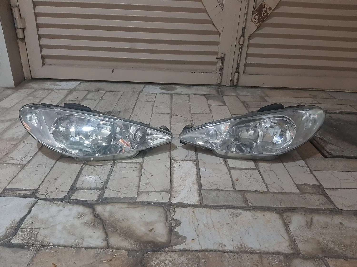 چراغ ۲۰۶|قطعات یدکی و لوازم جانبی|الوند, |دیوار