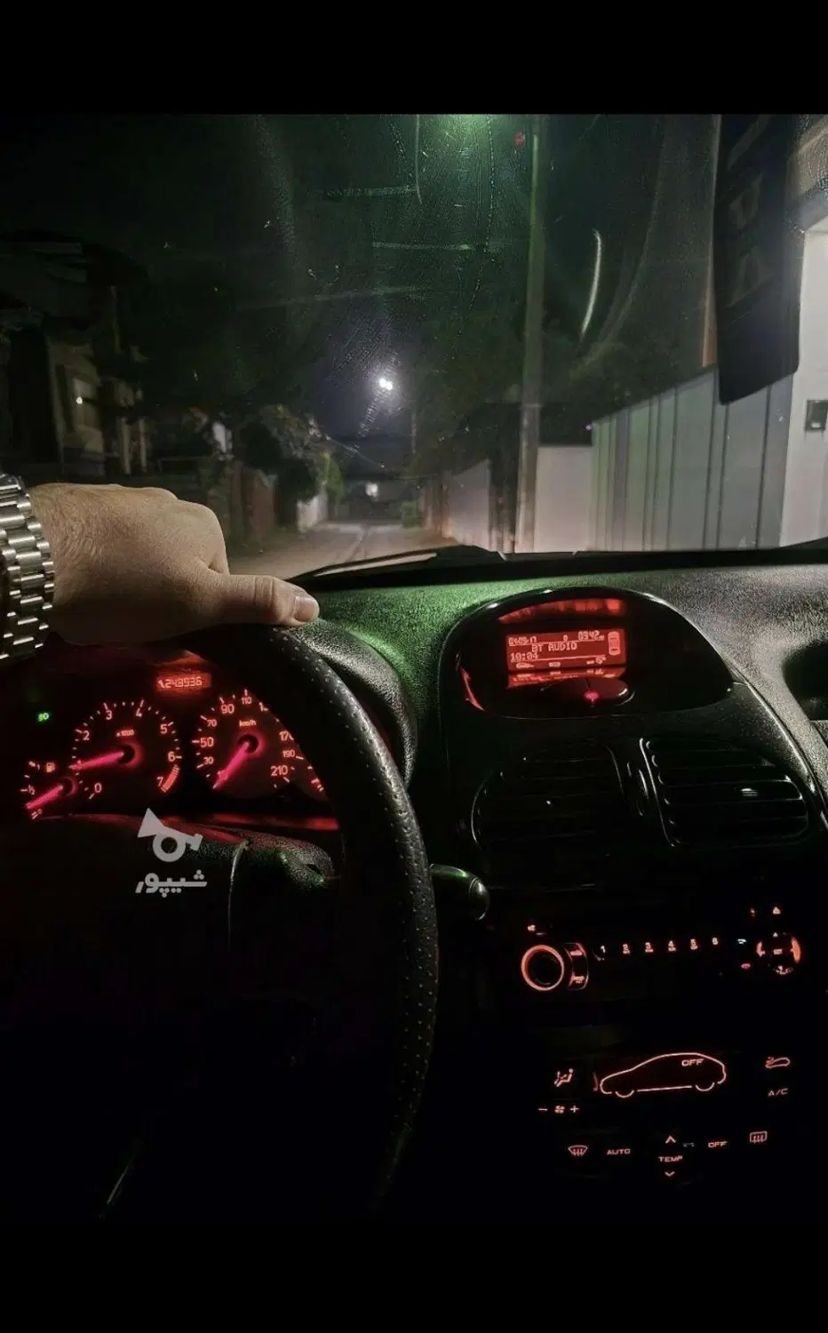 ضبط ۲۰۶|صوتی و تصویری|نور, |دیوار