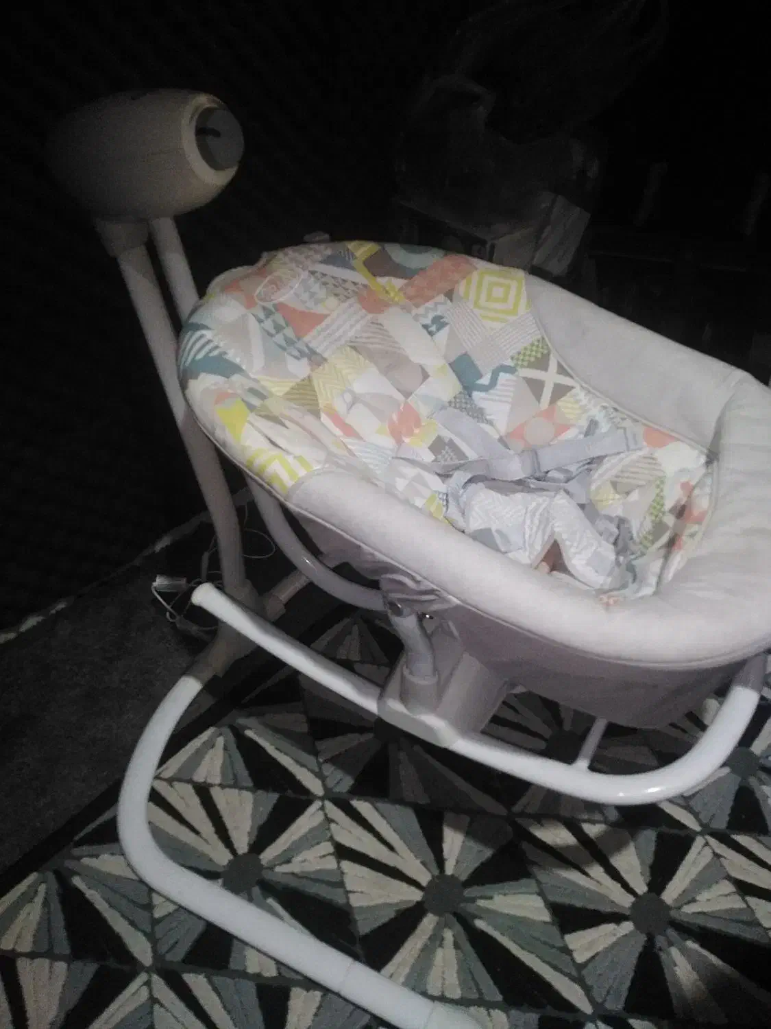 ننو برقی|اسباب و اثاث بچه|پرند, فاز ۴|دیوار