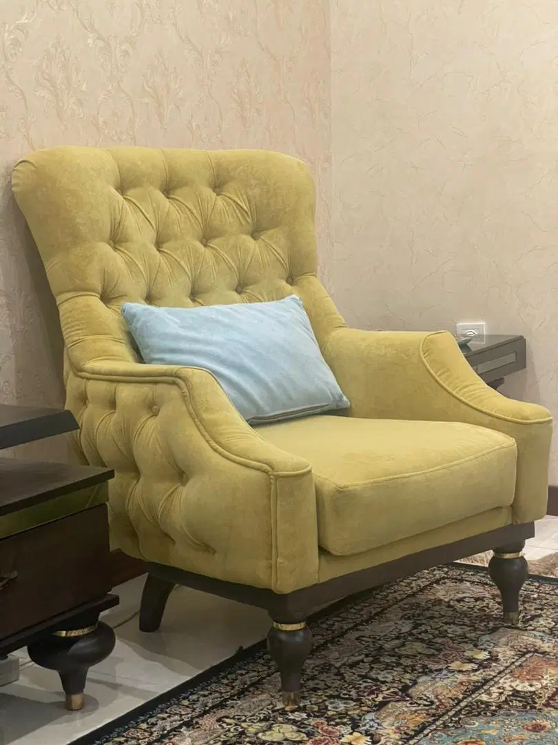 فروش فوری مبل ۸ نفره همراه با میز پخش کن|مبلمان خانگی و میز عسلی|تهران, شهرک شریعتی|دیوار