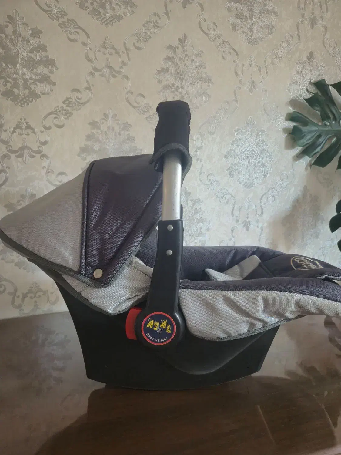 کریر|کالسکه و لوازم جانبی|شاهینشهر, فیض|دیوار