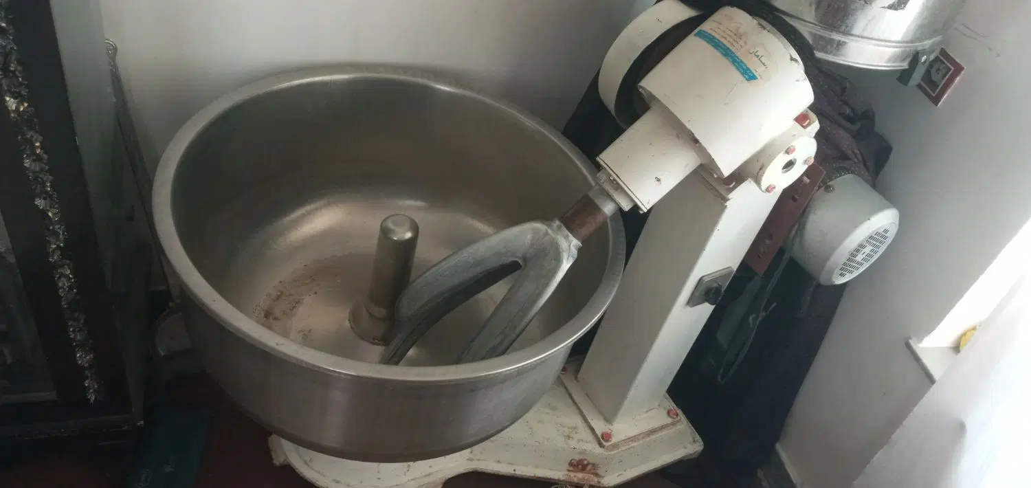 خمیرگیر|ماشین‌آلات صنعتی|چهاردانگه (آذربایجان), |دیوار