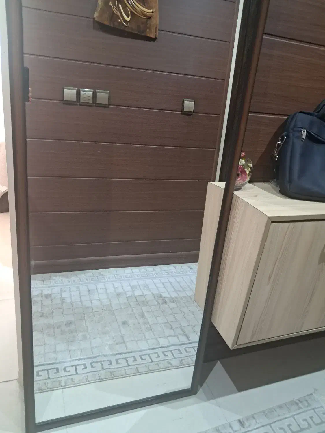 ایینه قدی|آینه|اصفهان, سنبلستان|دیوار