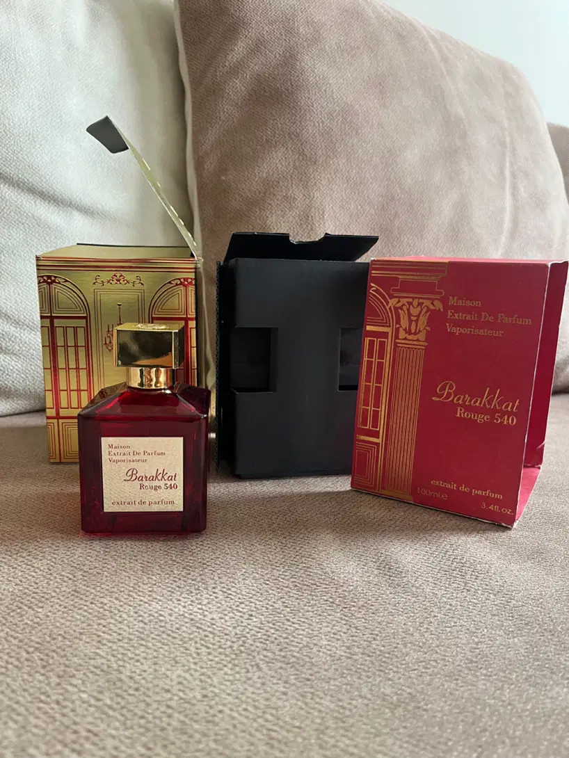 عطر|آرایشی، بهداشتی، درمانی|شیراز, لاله|دیوار