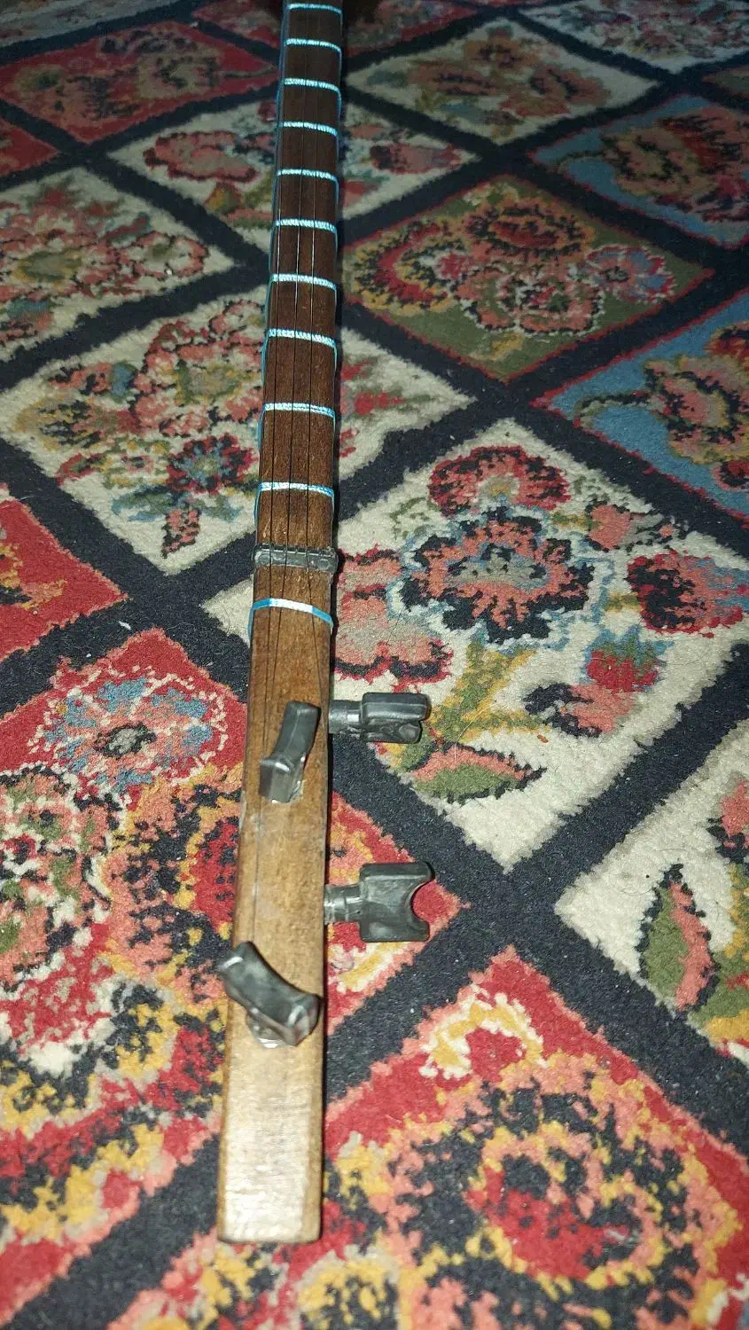 سه تار|سازهای سنتی|املش, |دیوار