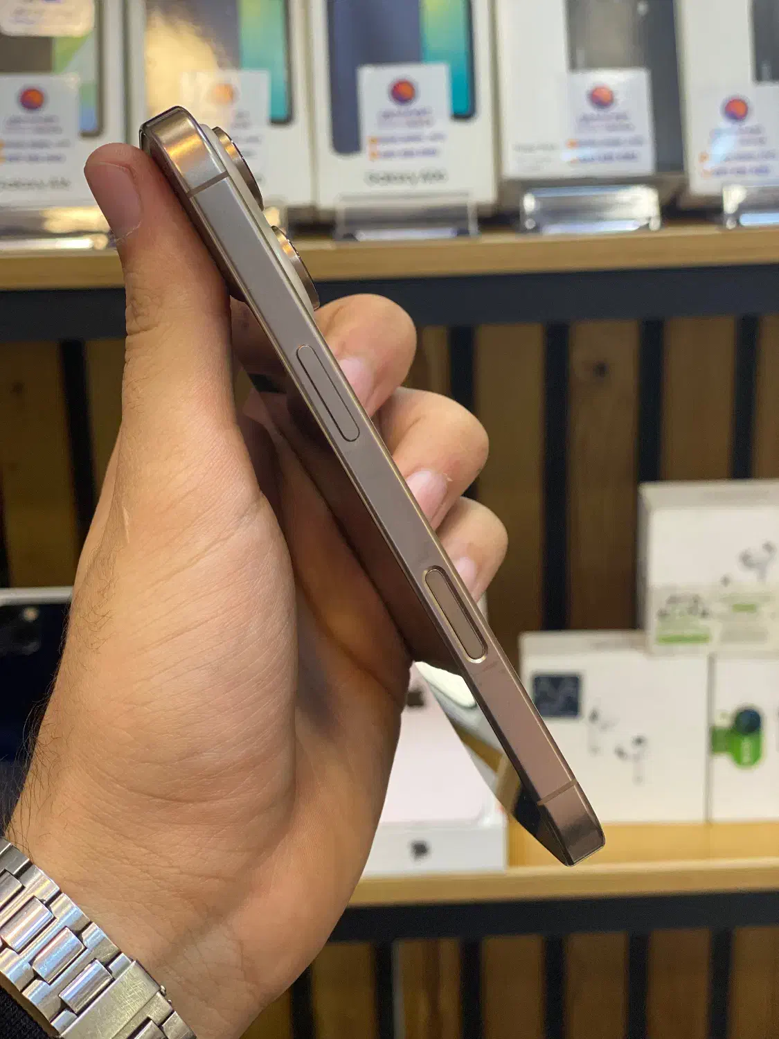 ۱۶ پرو    16pro|موبایل|رشت, استادسرا|دیوار