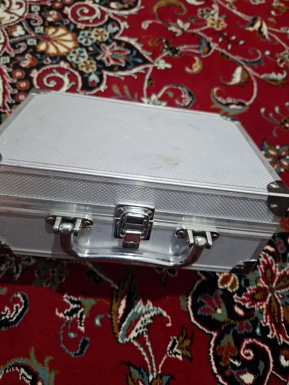 چراغ قوه|کوهنوردی و کمپینگ|هندمینی, |دیوار
