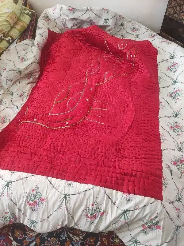 لحاف|رختخواب، بالش، پتو|شهرکرد, |دیوار