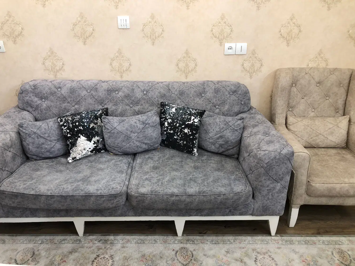 مبل چستر ۷نفره|مبلمان خانگی و میز عسلی|کرج, ساسانی (قلمستان)|دیوار