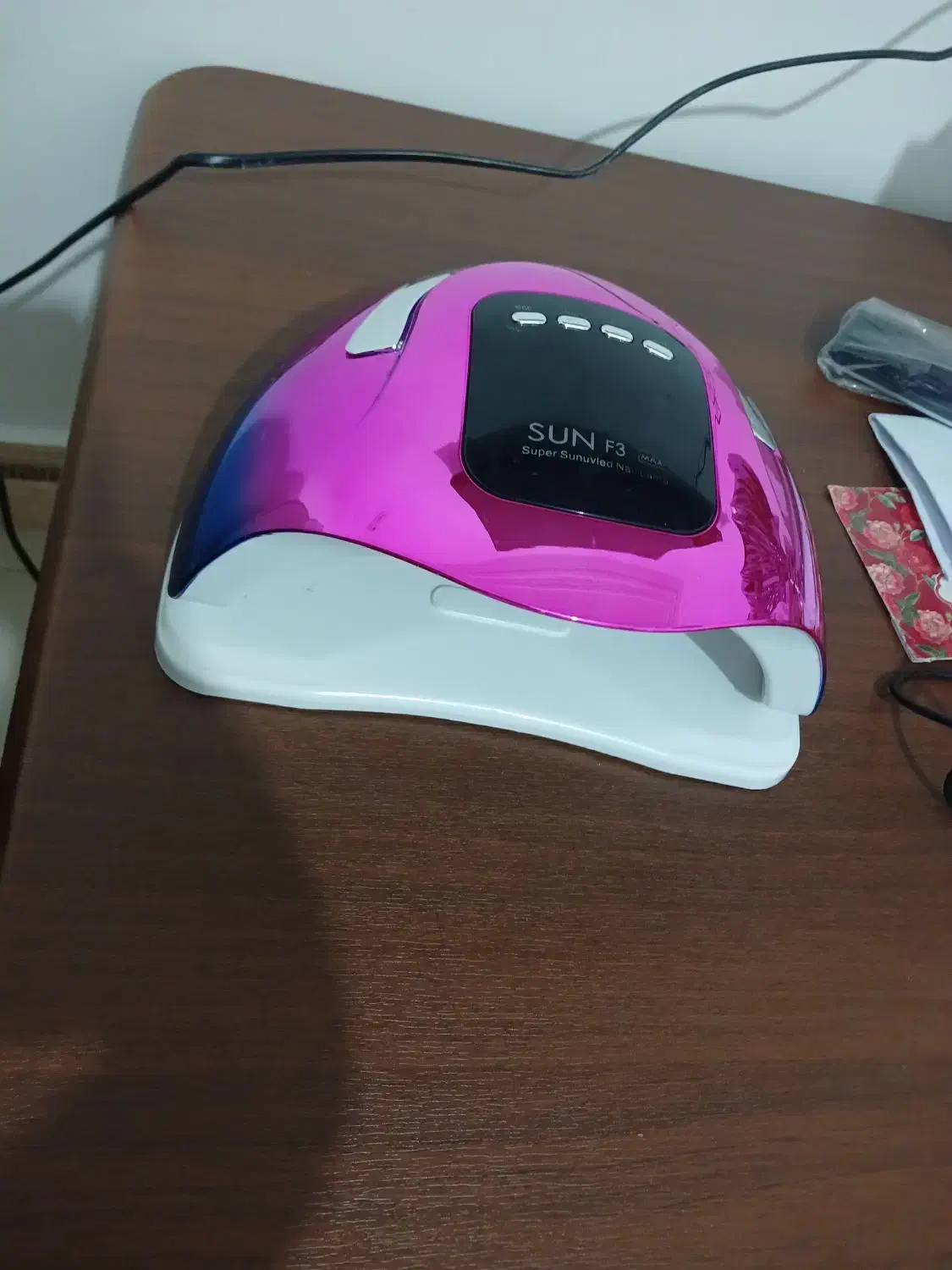 یوی|آرایشگاه و سالن‌های زیبایی|رشت, سلیمانداراب|دیوار