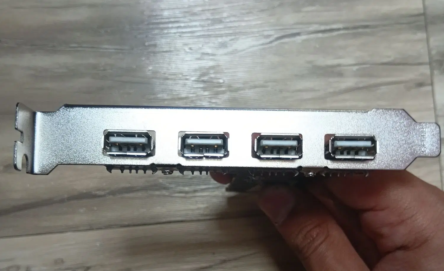 کارت USB|قطعات و لوازم جانبی رایانه|فولادشهر, C1|دیوار