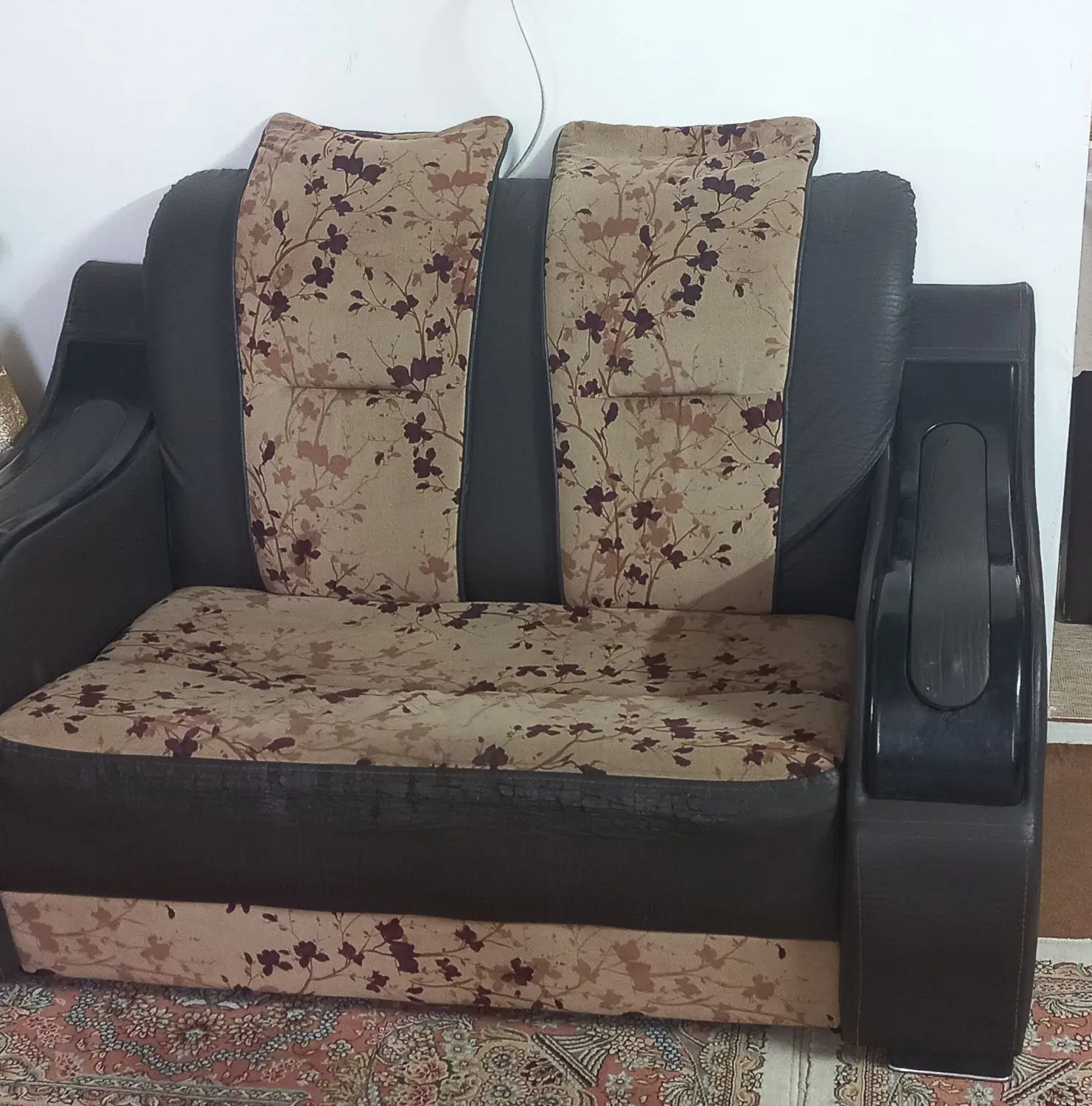 مبل|مبلمان خانگی و میز عسلی|نیشابور, میدان حافظ|دیوار