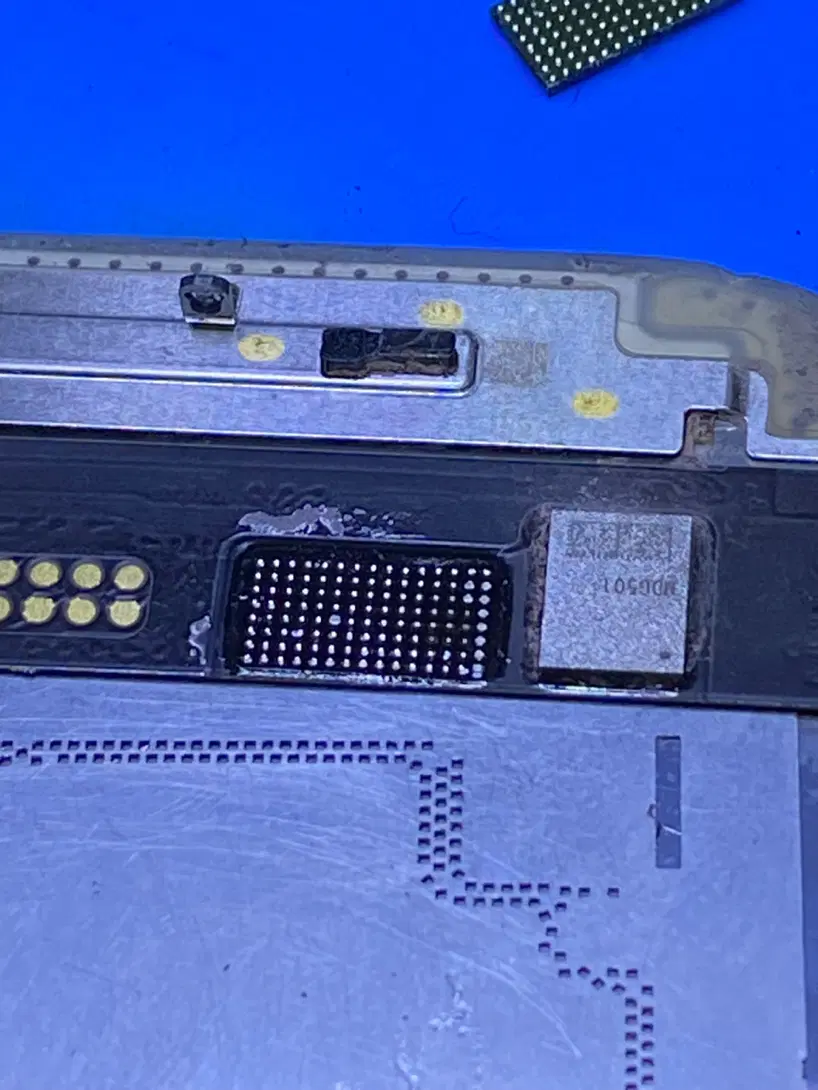 LCD iPhones|خدمات رایانه‌ای و موبایل|تهران, استاد معین|دیوار