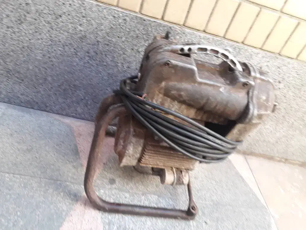 تخلیه چاه ولوله بازکنی با ژنراتور برقی تضمینی|خدمات پیشه و مهارت|شیراز, قصرالدشت|دیوار