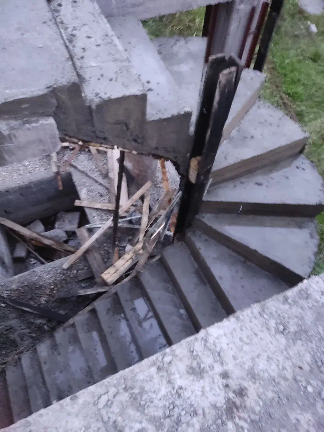 پله گرد بتنی|خدمات پیشه و مهارت|رودبار, |دیوار