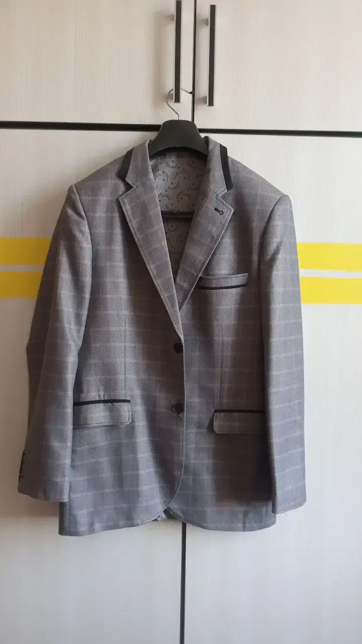 کت تک|لباس|بیرجند, |دیوار