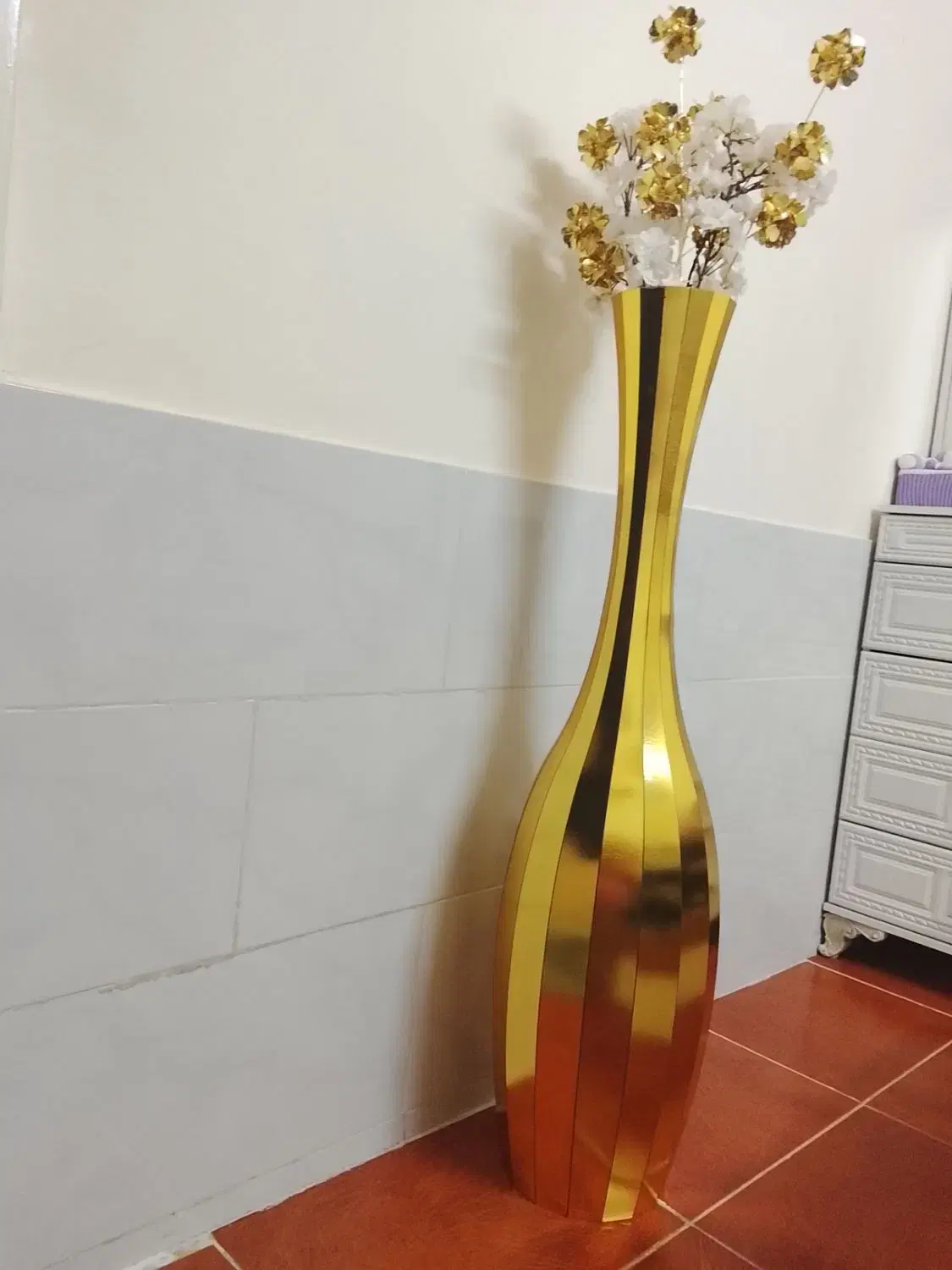 گلدون|گل مصنوعی|اراک, |دیوار