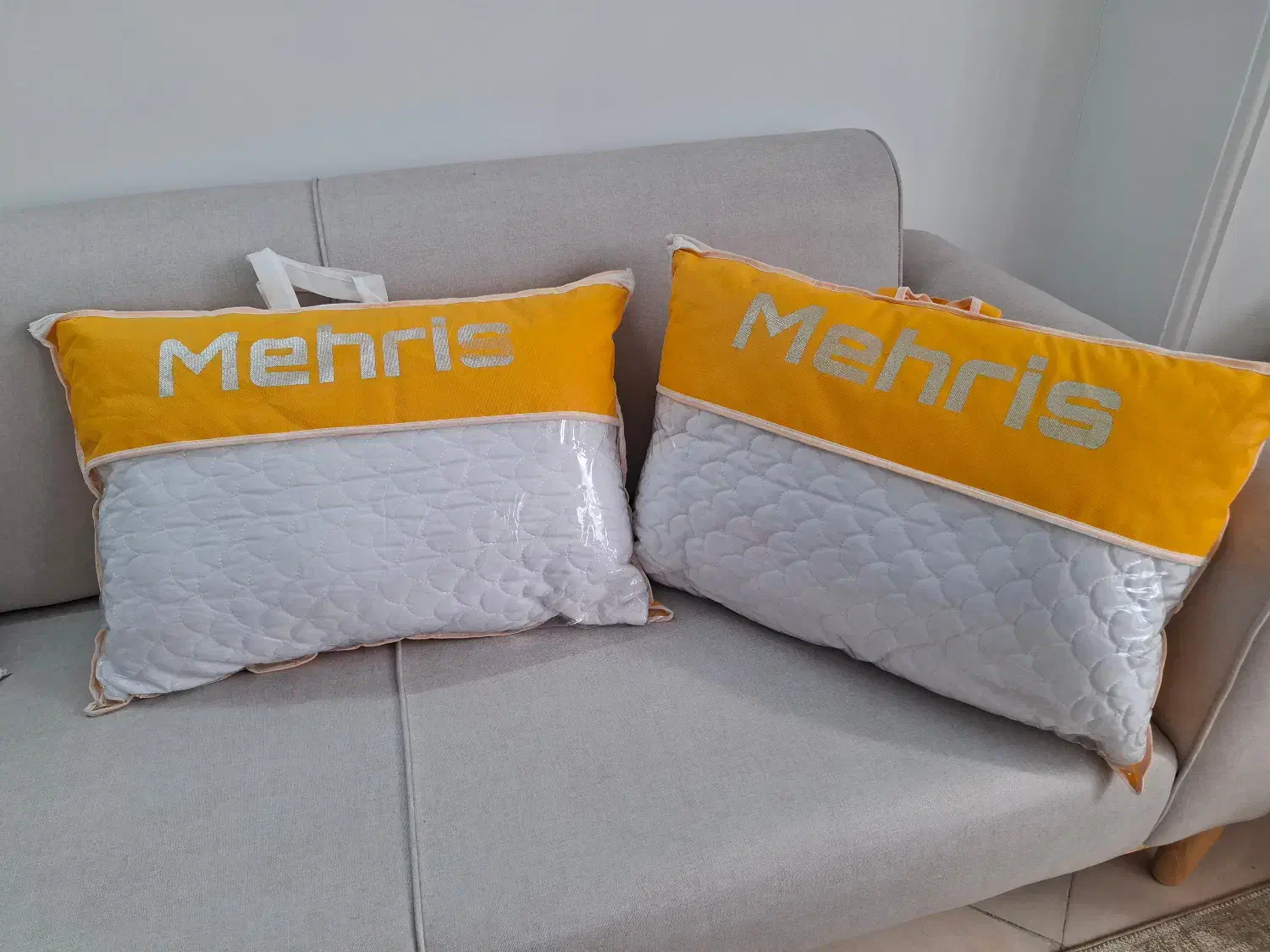 بالشت|رختخواب، بالش، پتو|اسلام‌شهر, مطهری|دیوار