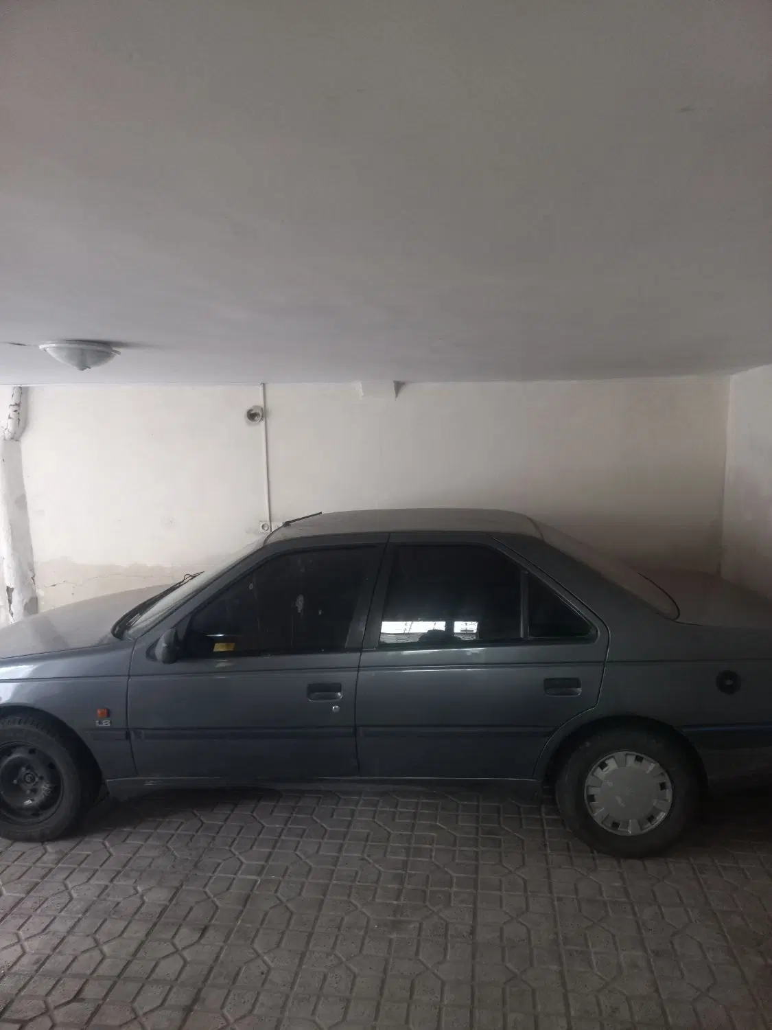 پژو ۴۰۵|خودرو سواری و وانت|تهران, هلال احمر|دیوار