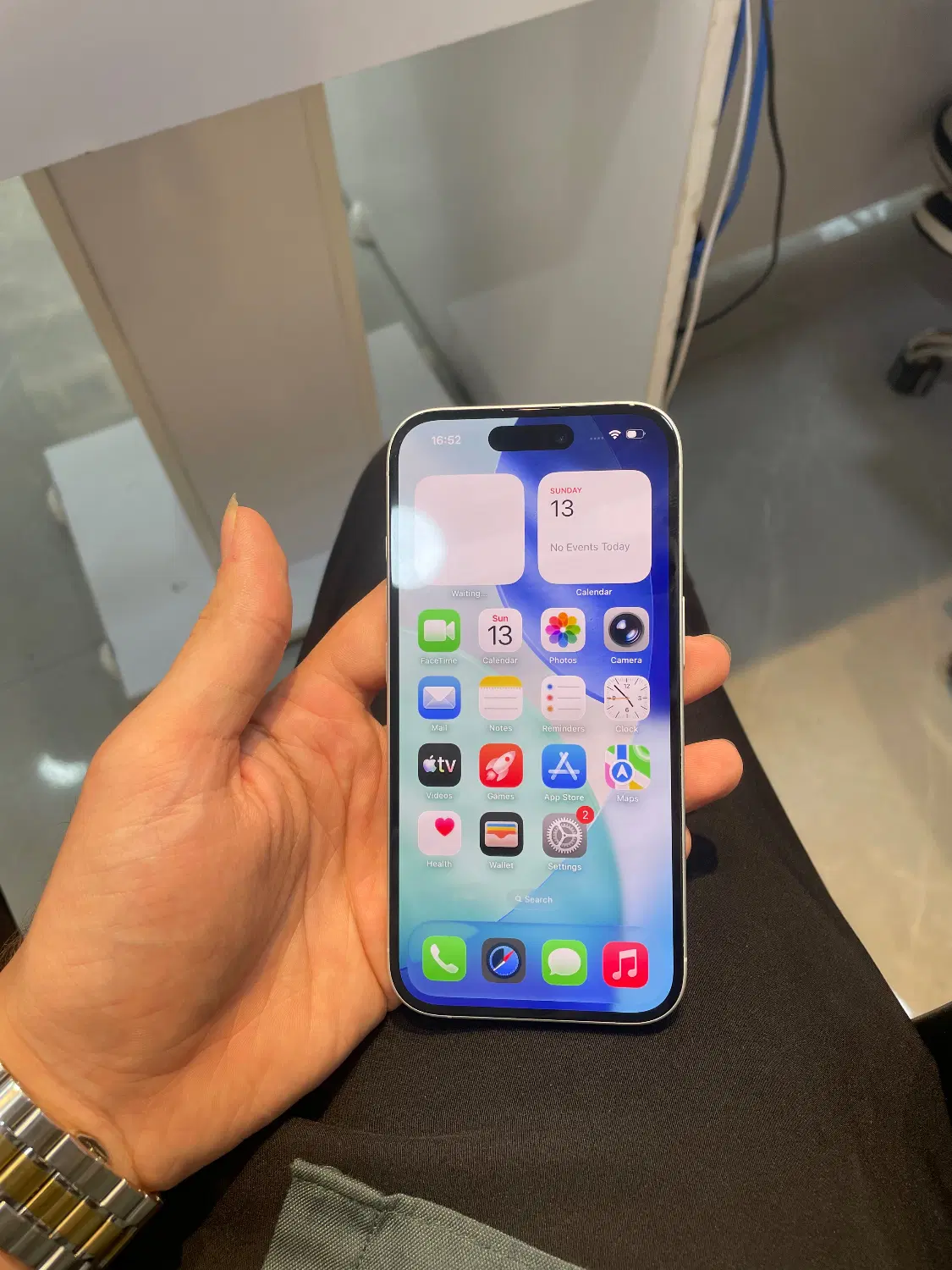 iPhone 16|موبایل|رشت, منظریه|دیوار
