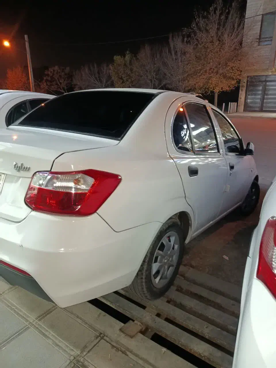 ساینا s۱۴۰۱|خودرو سواری و وانت|قم, دروازه چوبی|دیوار