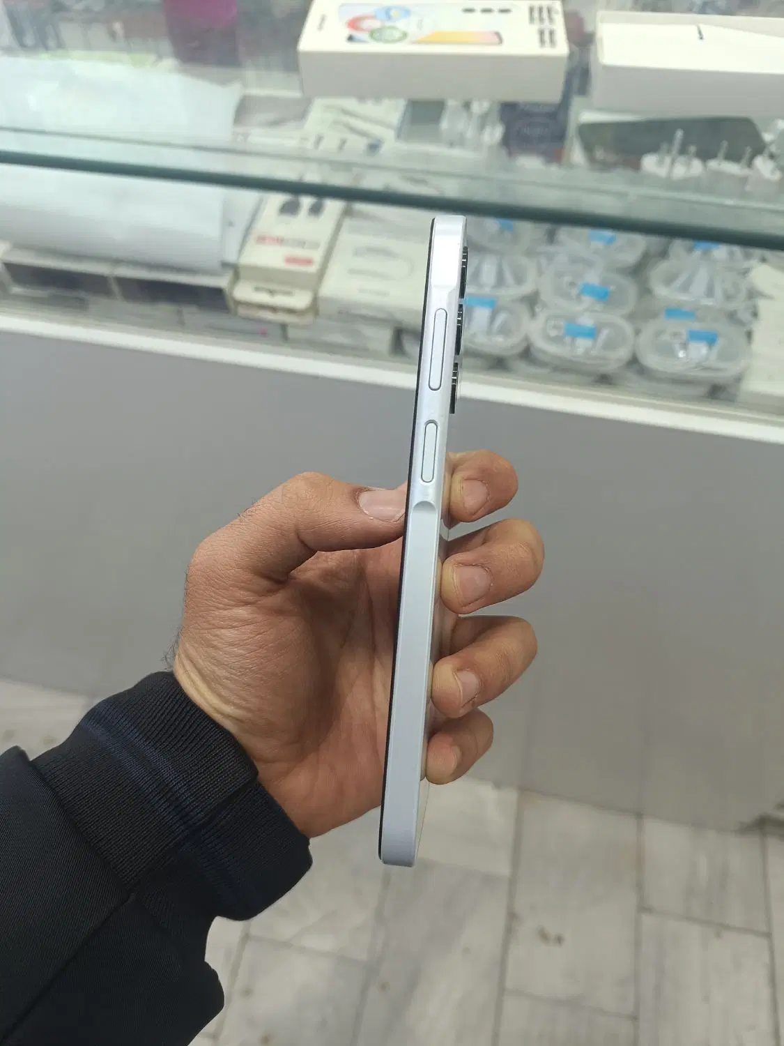 A 25|موبایل|اراک, |دیوار