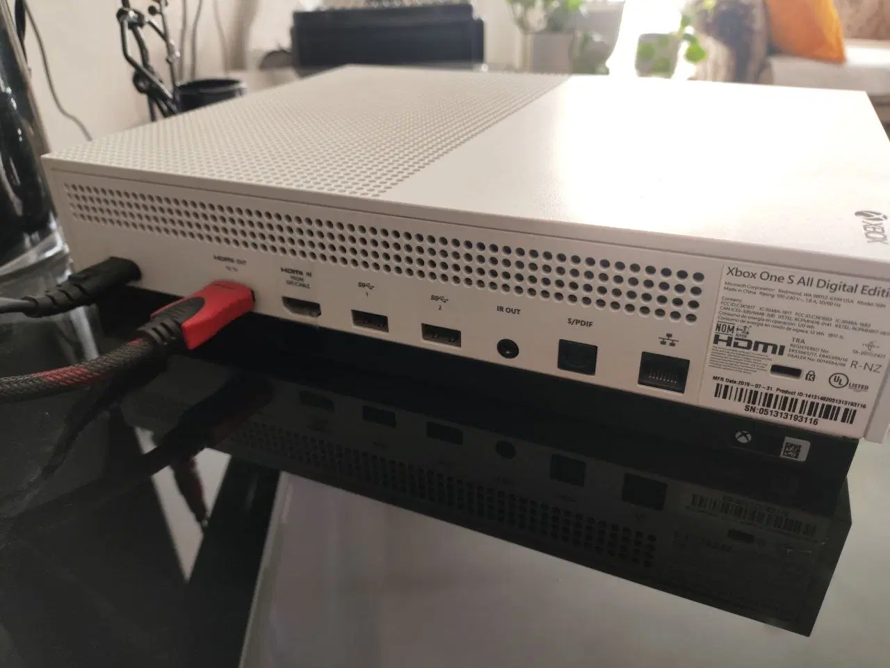 Xbox one s|کنسول، بازی ویدئویی و آنلاین|اندیشه, اندیشه فاز ۴|دیوار